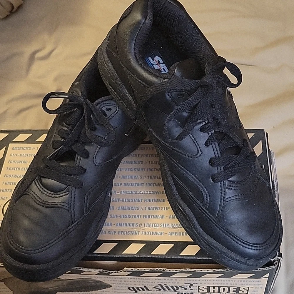 Nonslip shoes - Picture 3 of 6